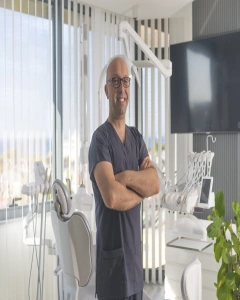  Dr. Dt. Mehmet Çakacı dentist in Özel Akar Dental Ağız ve Diş Sağlığı Polikliniği Antalya