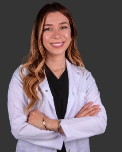  Dr.Nazlıcan Güneş dentist in Özel İmporth Smile Studio Ağız ve Diş Sağlığı Polikliniği Izmir