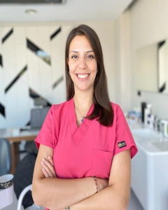  Özge Serrican dentist in Dentilla Ağız ve Diş Sağlığı Polikliniği Izmir