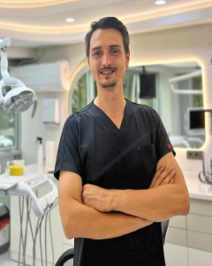  Dt. Salim Liman dentist in Özel Medisam Health Center Ağız ve Diş Sağlığı Polikliniği Izmir